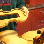 Vioolbouwer Cor Graauw geeft lezing in Achterhoeks Kunstcafé